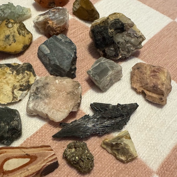 Assorted Natural Stone Collection - Multicolor - Picture 3 of 4